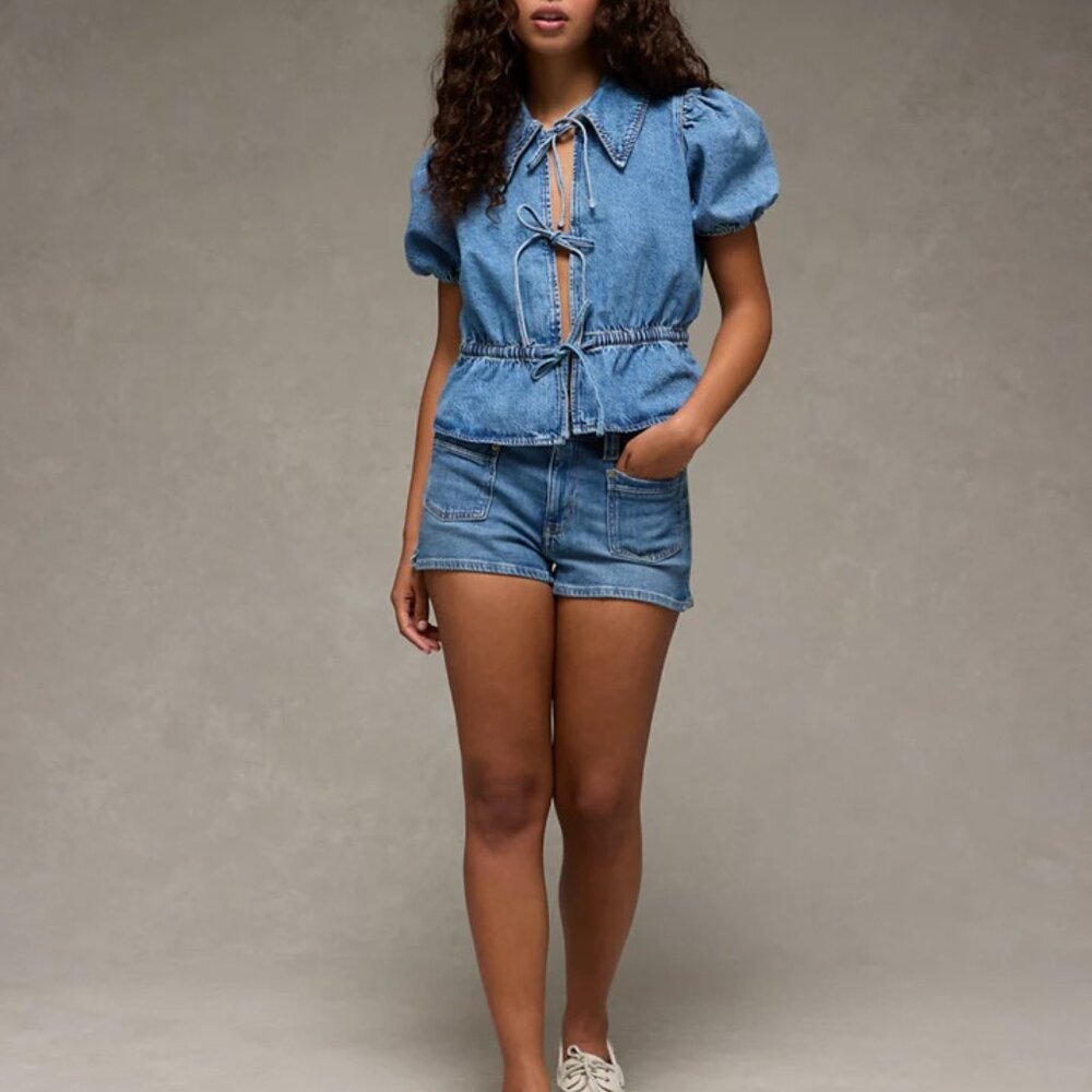 NWOT AMERICAN EAGLE OUTFITTERS denim collared puff sleeve tie front shirt (XL)